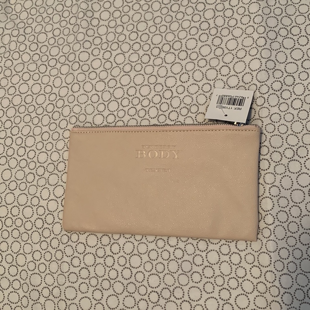 BURBERRY COSMETIC BAG NWT
